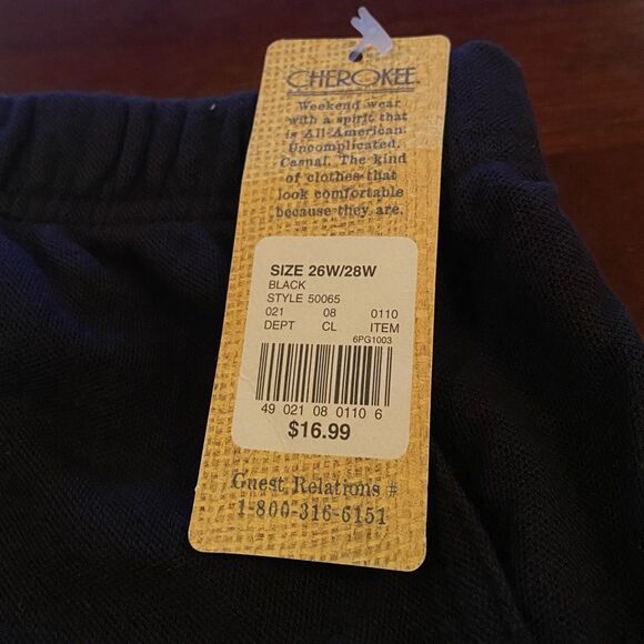 Cherokee Capri Leggings, plus size, relaxed fit black size 26/28. - Picture 7 of 8